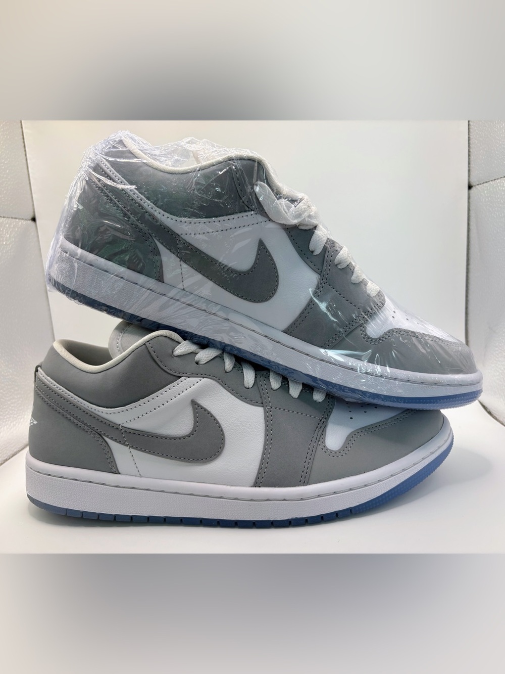 New Womens 9.5 Jordan 1 Low ‘Wolf Grey’ Deadstock